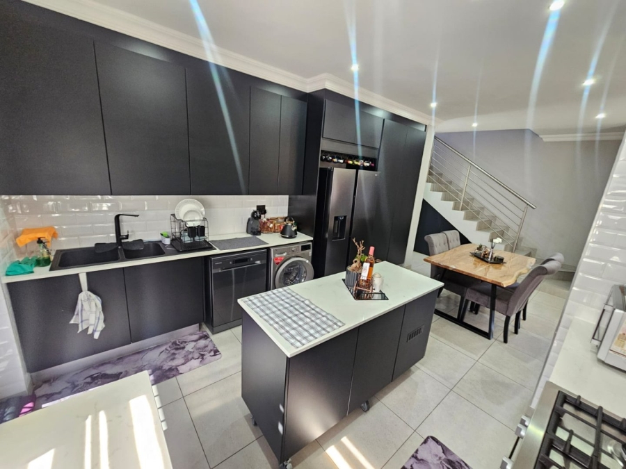 3 Bedroom Property for Sale in Raslouw Gauteng