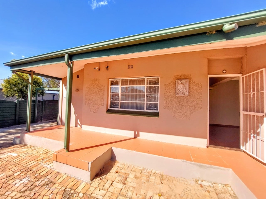 To Let 4 Bedroom Property for Rent in Greymont Gauteng