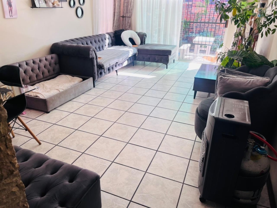 To Let 2 Bedroom Property for Rent in Weltevreden Park Gauteng