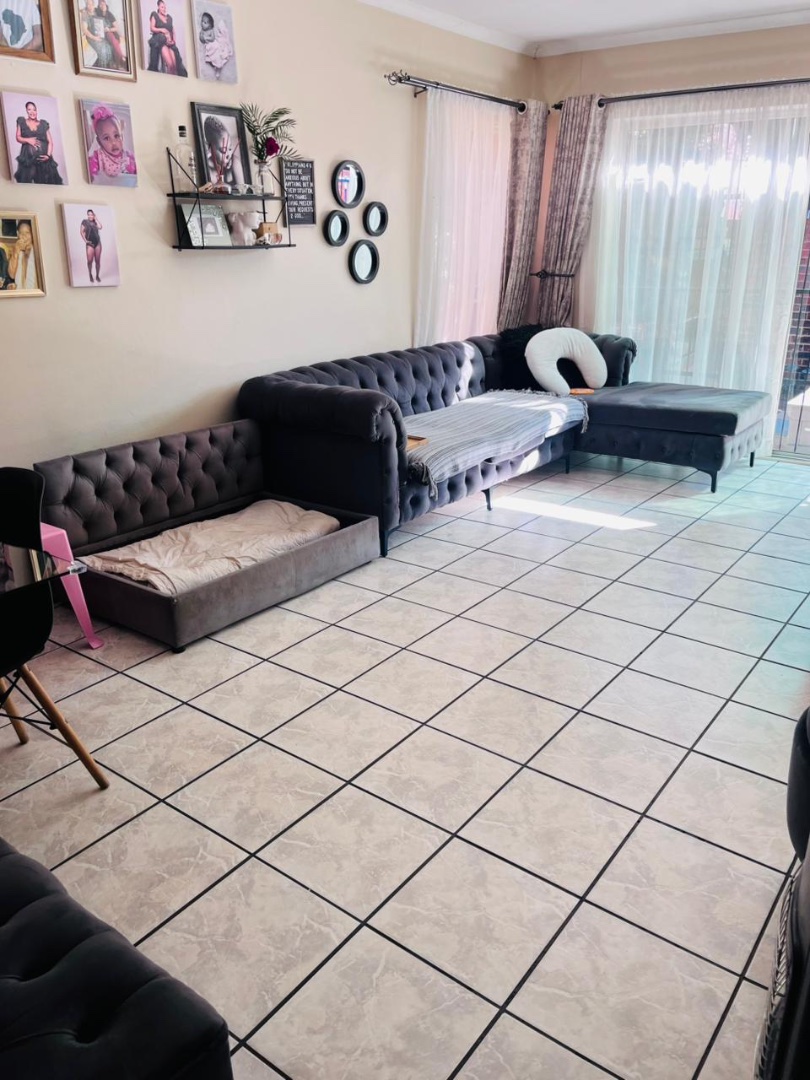 To Let 2 Bedroom Property for Rent in Weltevreden Park Gauteng