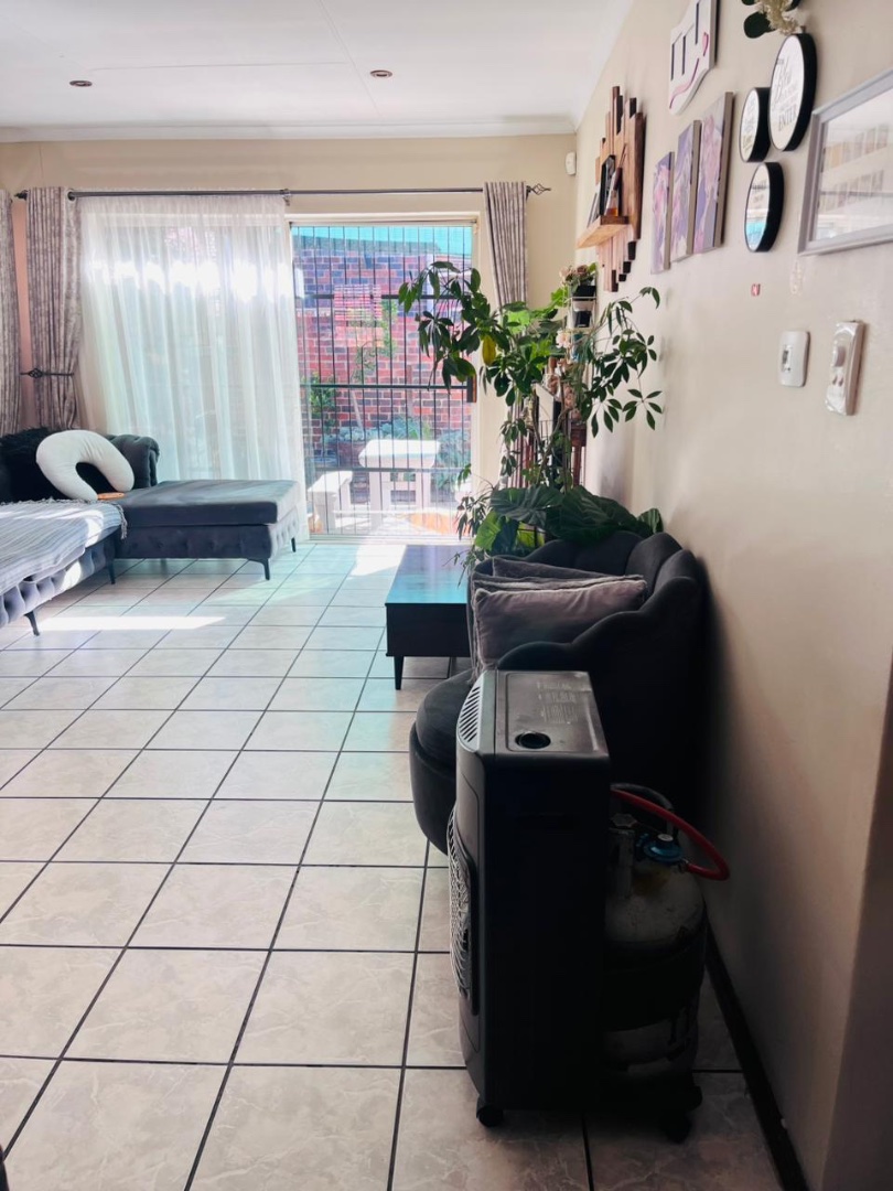 To Let 2 Bedroom Property for Rent in Weltevreden Park Gauteng
