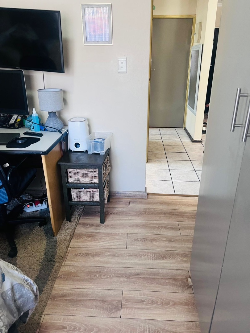 To Let 2 Bedroom Property for Rent in Weltevreden Park Gauteng