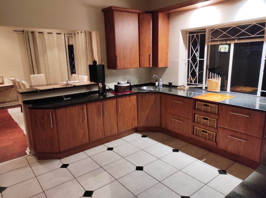 2 Bedroom Property for Sale in Highlands North Gauteng