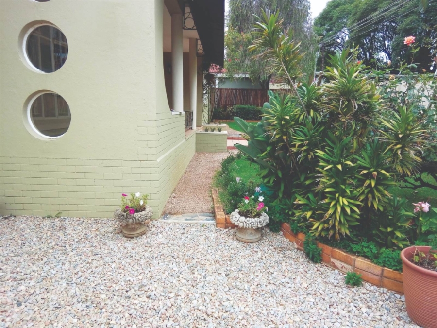 2 Bedroom Property for Sale in Highlands North Gauteng