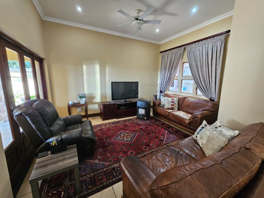 5 Bedroom Property for Sale in Moreleta Park Gauteng