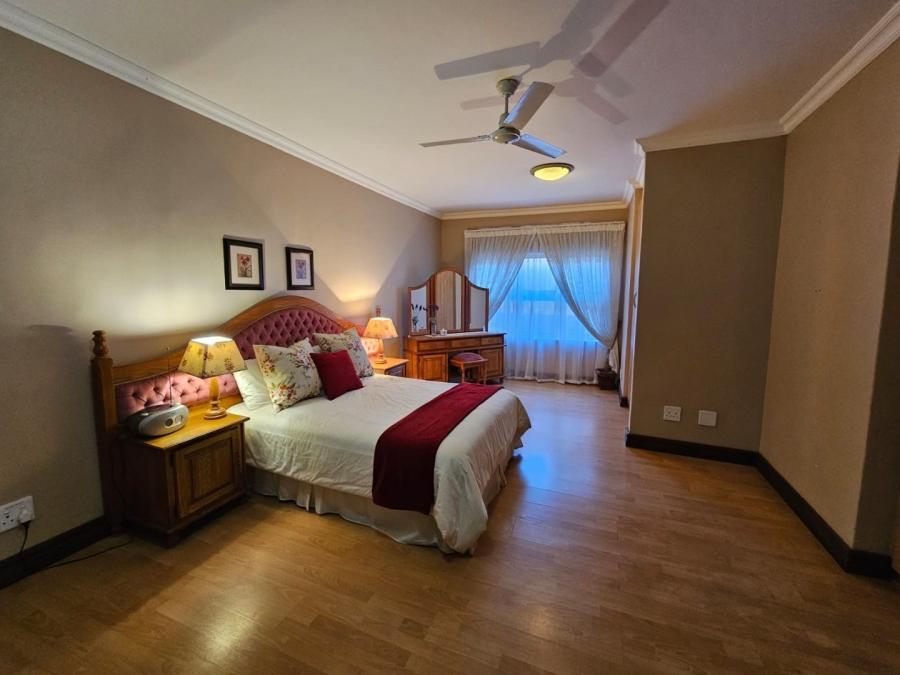 5 Bedroom Property for Sale in Moreleta Park Gauteng