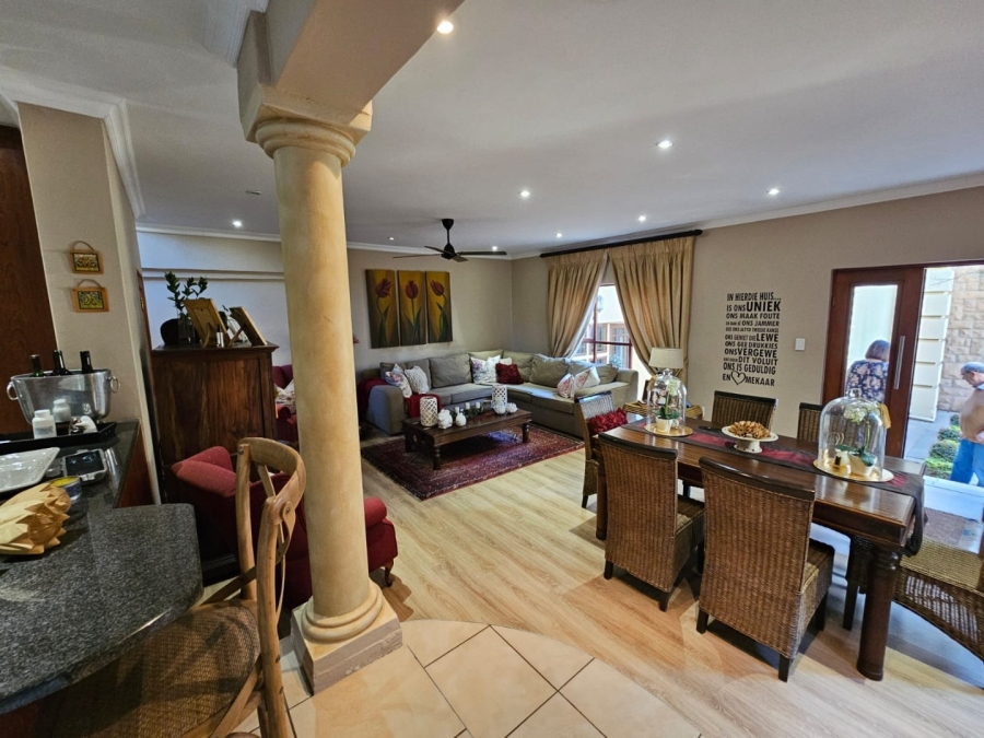 5 Bedroom Property for Sale in Moreleta Park Gauteng