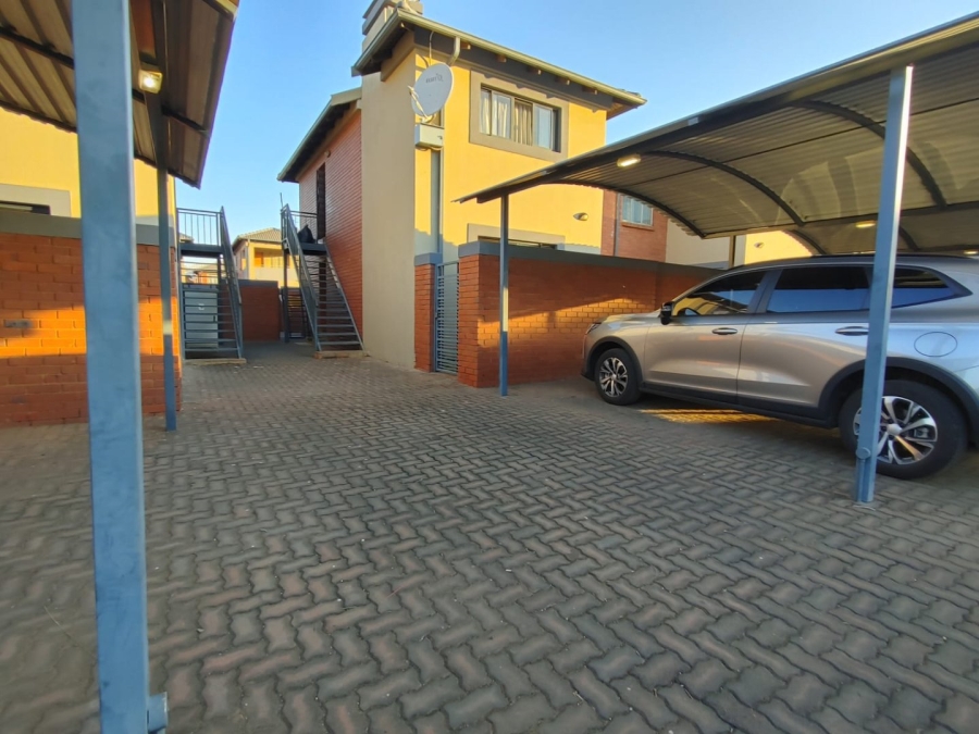 2 Bedroom Property for Sale in Andeon Gauteng