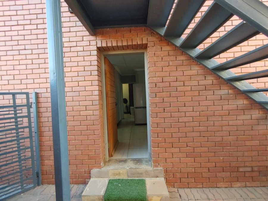 2 Bedroom Property for Sale in Andeon Gauteng