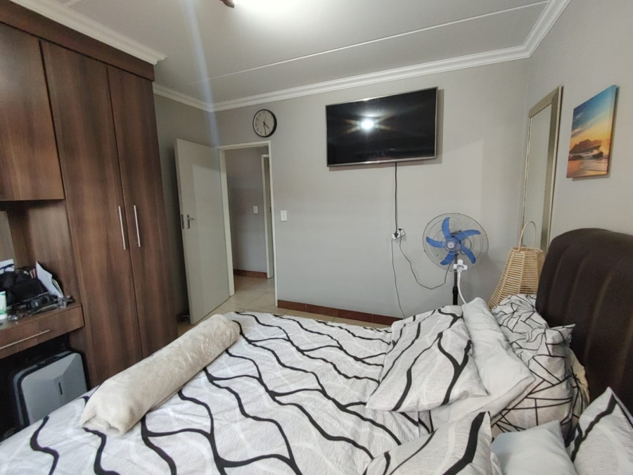 2 Bedroom Property for Sale in Andeon Gauteng