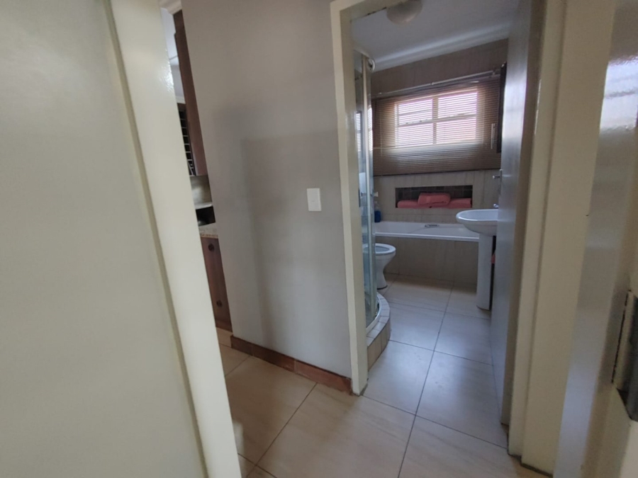 2 Bedroom Property for Sale in Andeon Gauteng