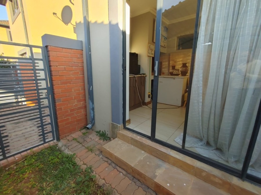 2 Bedroom Property for Sale in Andeon Gauteng
