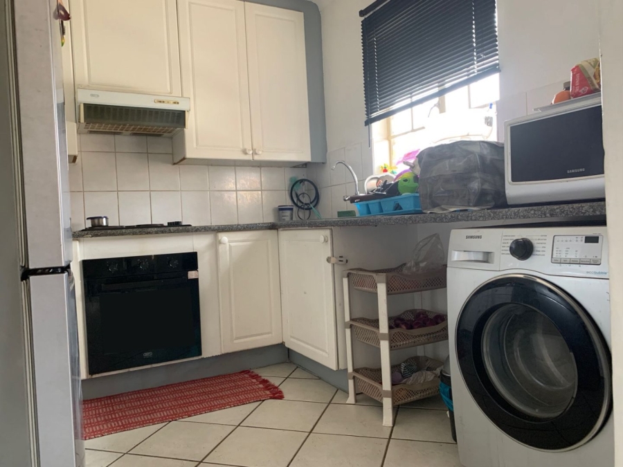 2 Bedroom Property for Sale in Amberfield Crest Estate Gauteng