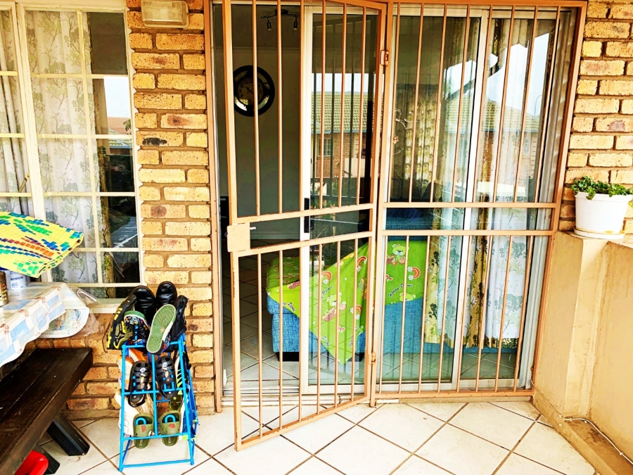 2 Bedroom Property for Sale in Amberfield Crest Estate Gauteng