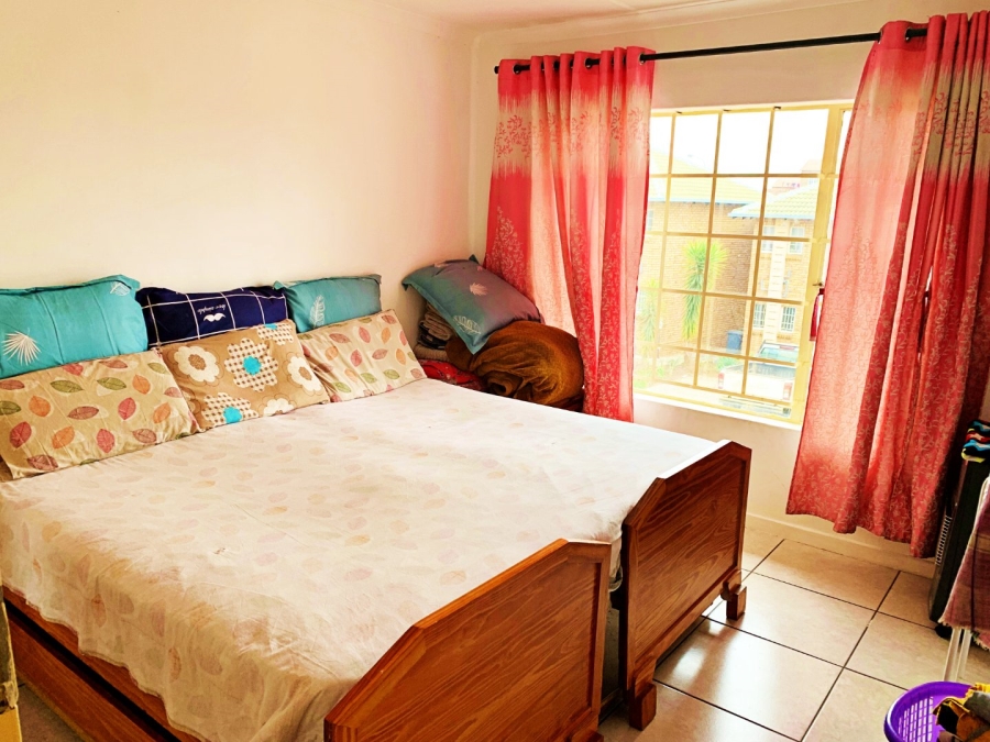 2 Bedroom Property for Sale in Amberfield Crest Estate Gauteng