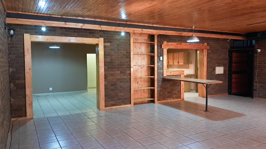 3 Bedroom Property for Sale in Mountain View Gauteng