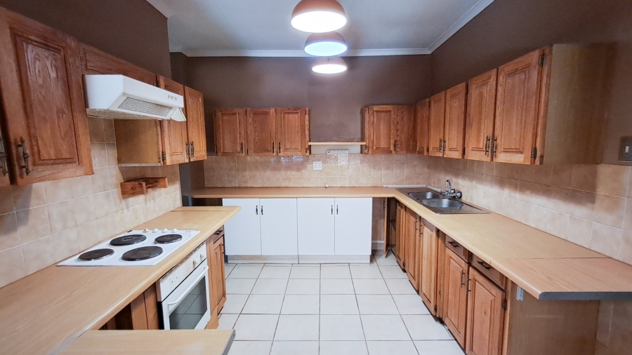 3 Bedroom Property for Sale in Mountain View Gauteng