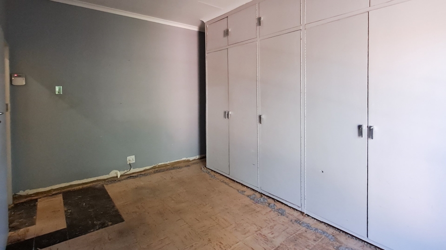 3 Bedroom Property for Sale in Mountain View Gauteng