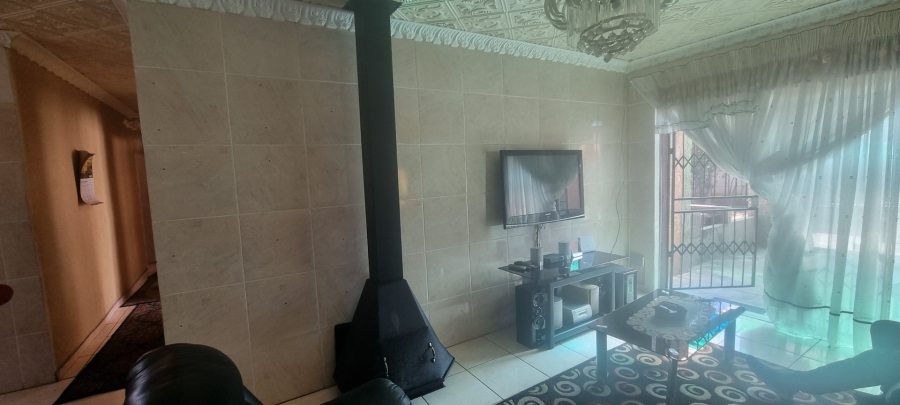 4 Bedroom Property for Sale in Crystal Park Gauteng