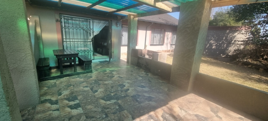 4 Bedroom Property for Sale in Crystal Park Gauteng