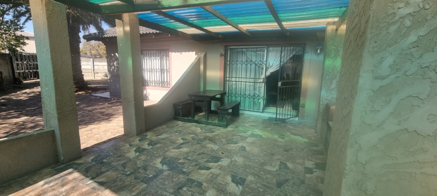 4 Bedroom Property for Sale in Crystal Park Gauteng
