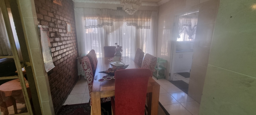 4 Bedroom Property for Sale in Crystal Park Gauteng