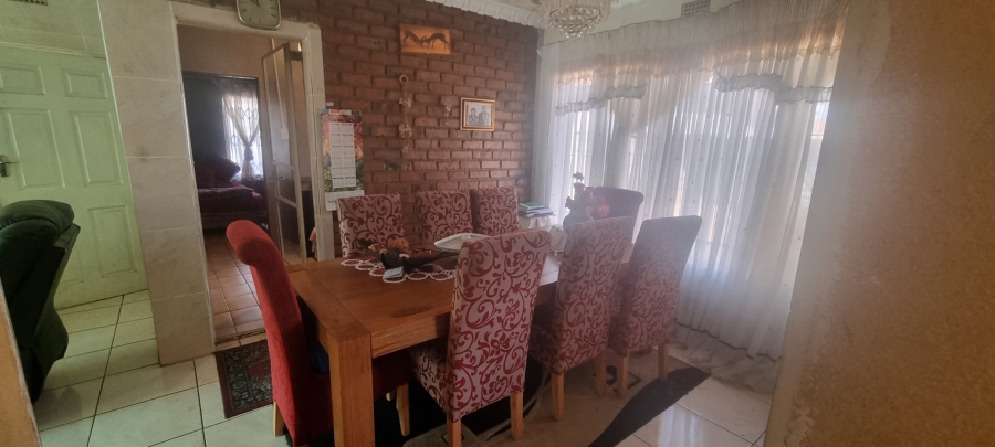 4 Bedroom Property for Sale in Crystal Park Gauteng