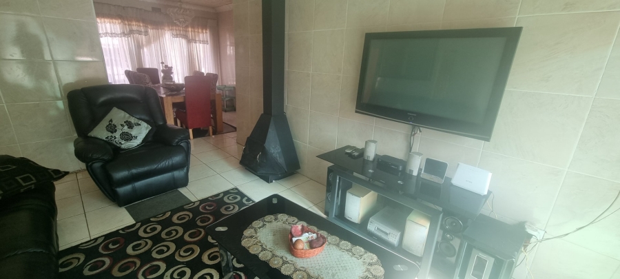 4 Bedroom Property for Sale in Crystal Park Gauteng