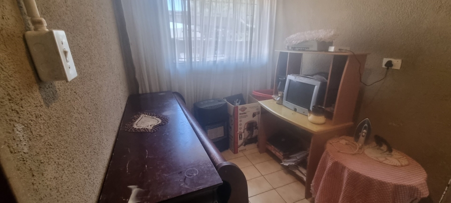 4 Bedroom Property for Sale in Crystal Park Gauteng