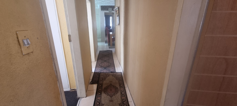 4 Bedroom Property for Sale in Crystal Park Gauteng