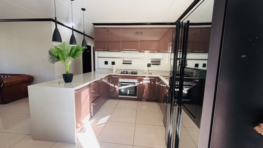 To Let 3 Bedroom Property for Rent in Blue Hills Gauteng