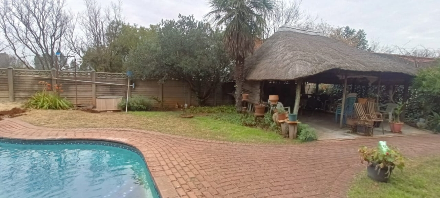 4 Bedroom Property for Sale in Theoville Gauteng