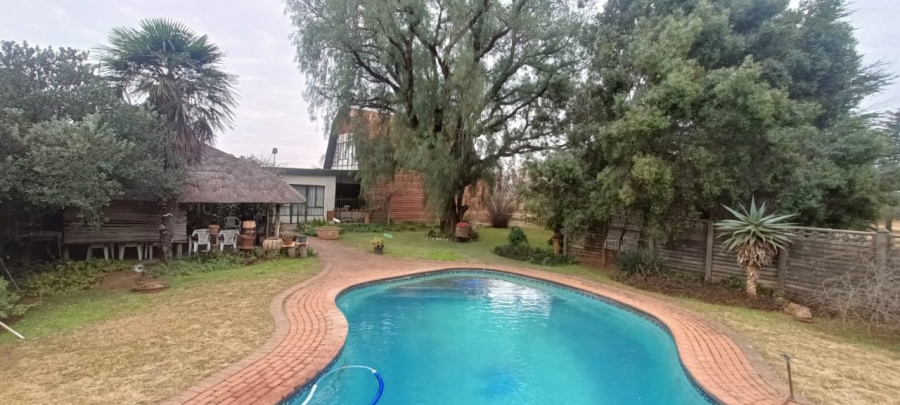 4 Bedroom Property for Sale in Theoville Gauteng