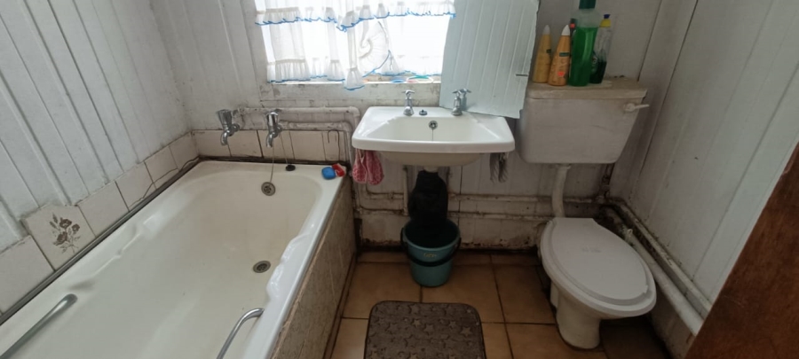 4 Bedroom Property for Sale in Theoville Gauteng