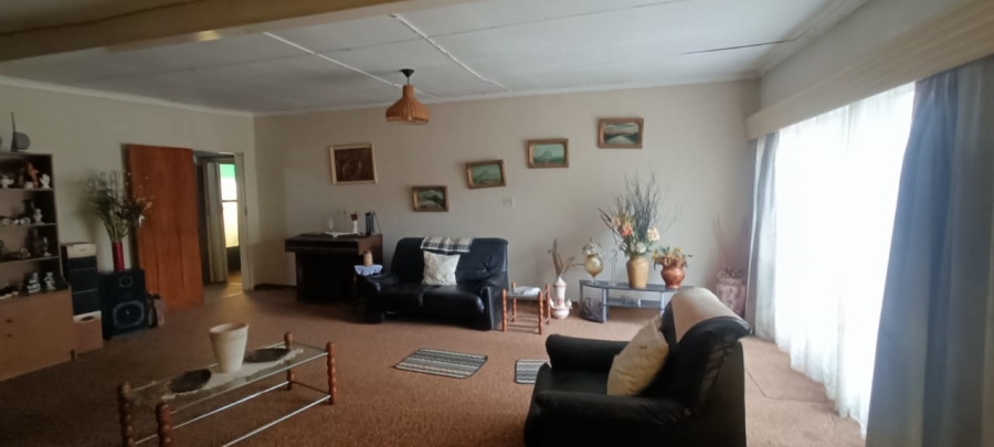 4 Bedroom Property for Sale in Theoville Gauteng