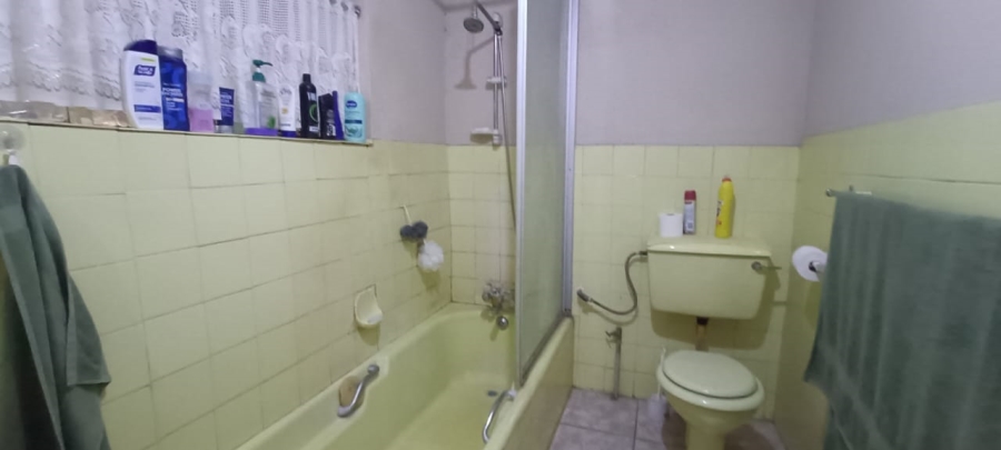4 Bedroom Property for Sale in Theoville Gauteng