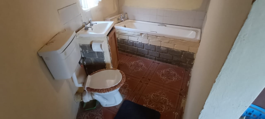 4 Bedroom Property for Sale in Theoville Gauteng
