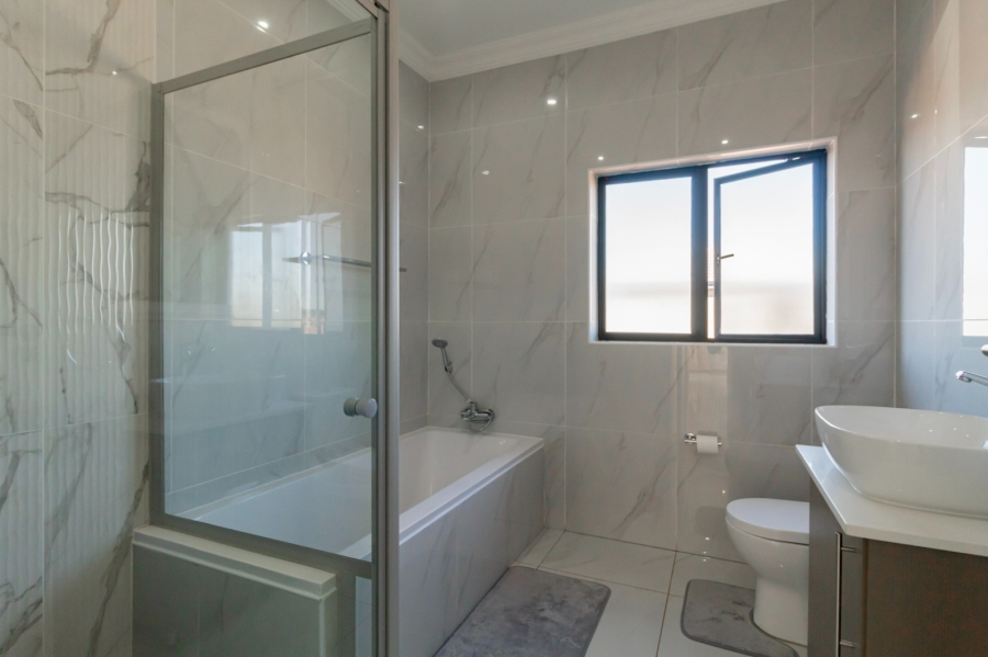 3 Bedroom Property for Sale in Raslouw Gauteng