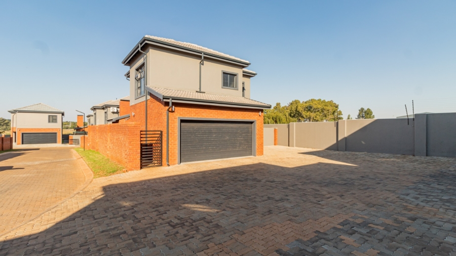 3 Bedroom Property for Sale in Raslouw Gauteng