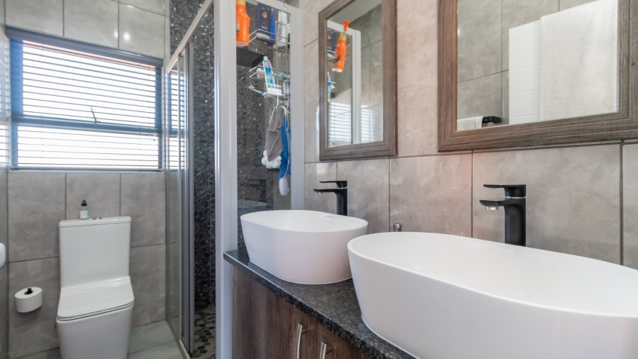 3 Bedroom Property for Sale in Raslouw Gauteng