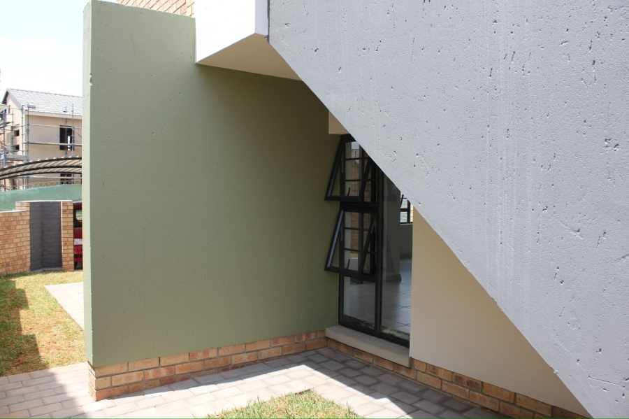 3 Bedroom Property for Sale in Amberfield Gauteng