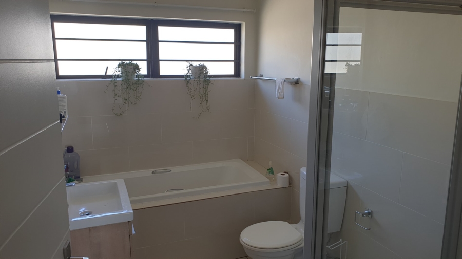 3 Bedroom Property for Sale in Amberfield Gauteng