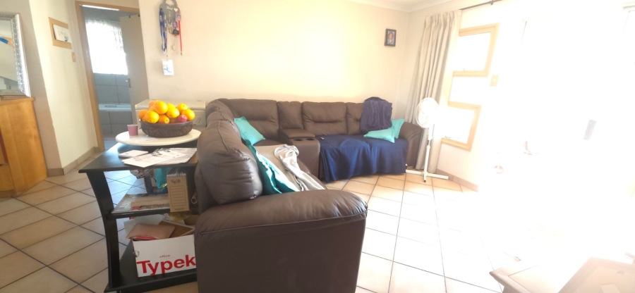 2 Bedroom Property for Sale in Verwoerdpark Gauteng