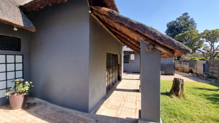 6 Bedroom Property for Sale in Rietfontein Gauteng