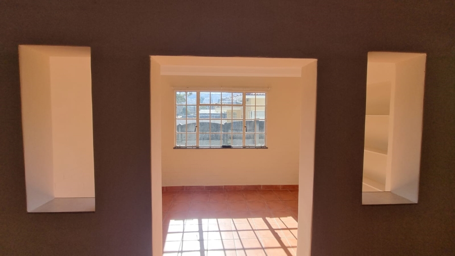 6 Bedroom Property for Sale in Rietfontein Gauteng