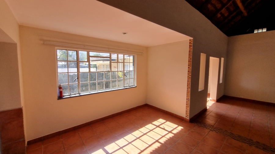 6 Bedroom Property for Sale in Rietfontein Gauteng