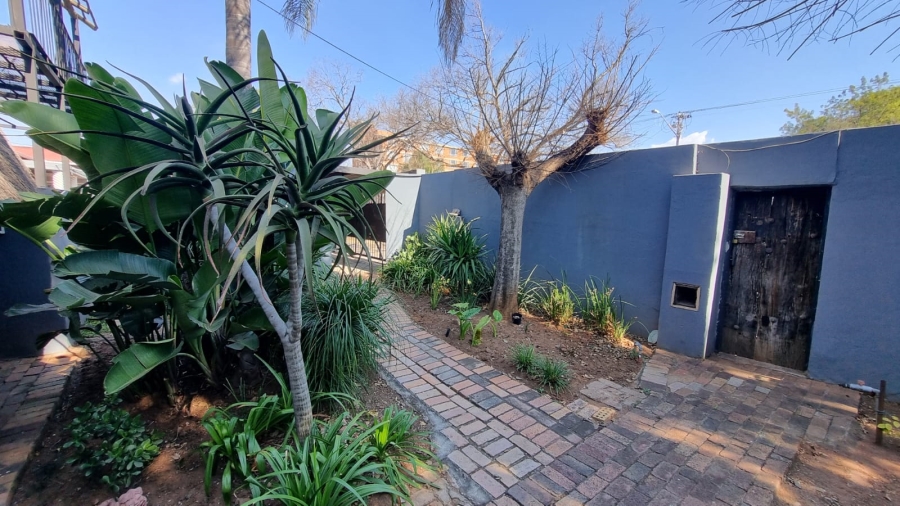 6 Bedroom Property for Sale in Rietfontein Gauteng