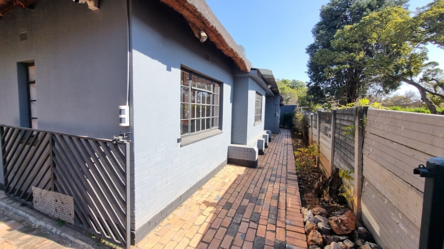 6 Bedroom Property for Sale in Rietfontein Gauteng