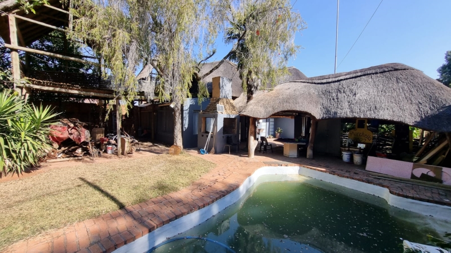 6 Bedroom Property for Sale in Rietfontein Gauteng