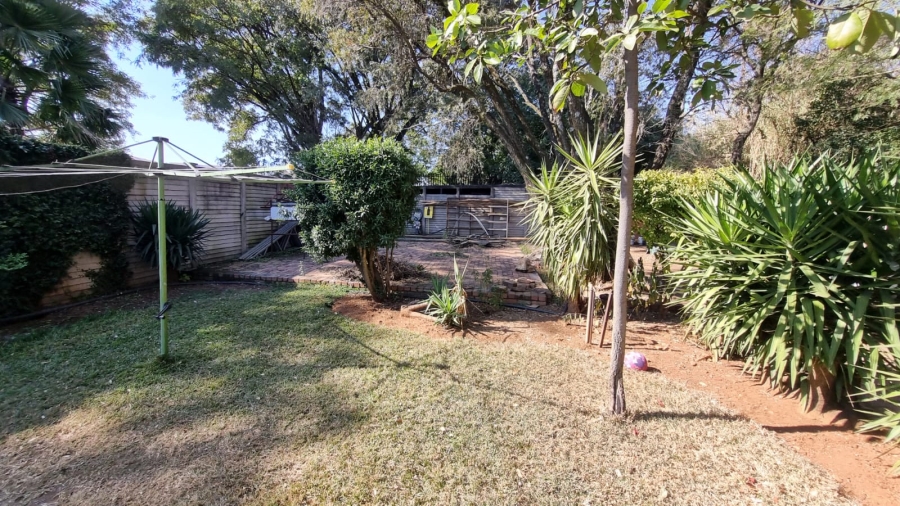6 Bedroom Property for Sale in Rietfontein Gauteng